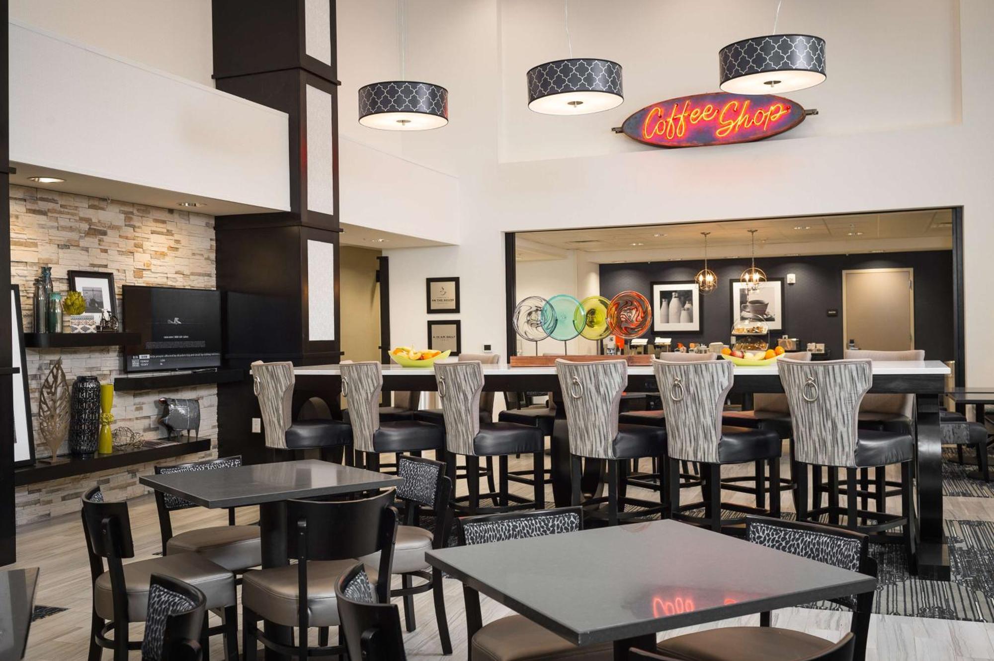 Hotel Hampton And Downtown 3*